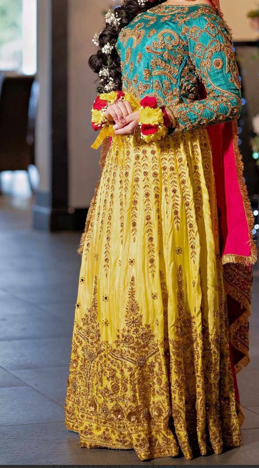 Mehndi lehnga 💕